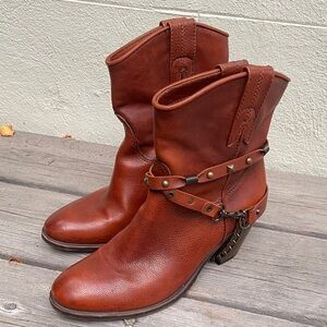Gorgeous Vintage Cowboy Style Booties Size 37 Cognac Brown Removable Chain Strap